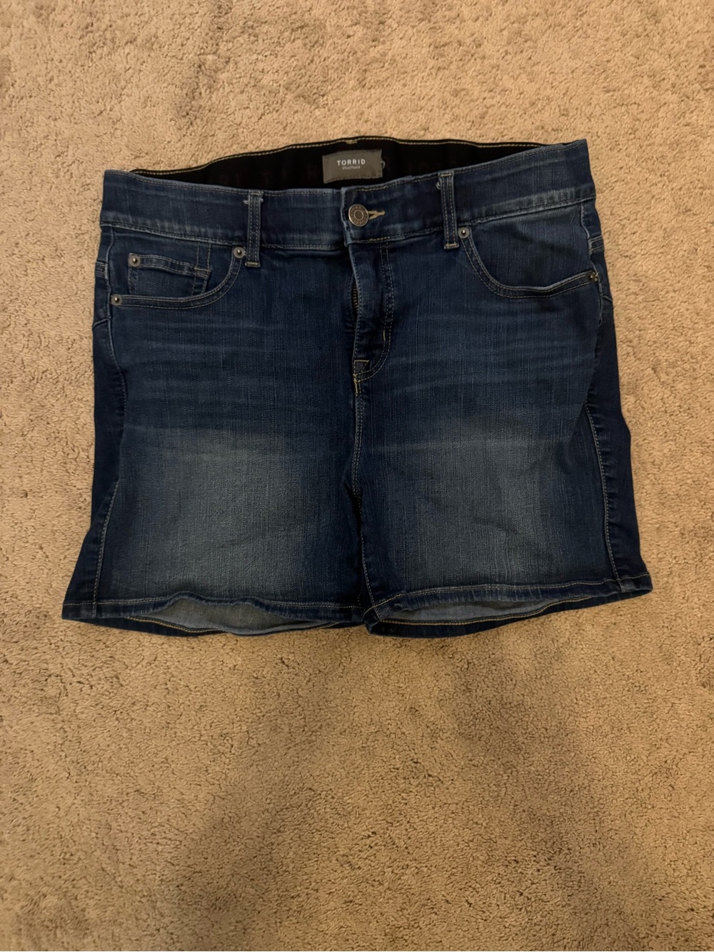 Torrid size 14. Bombshell skinny jean shorts.